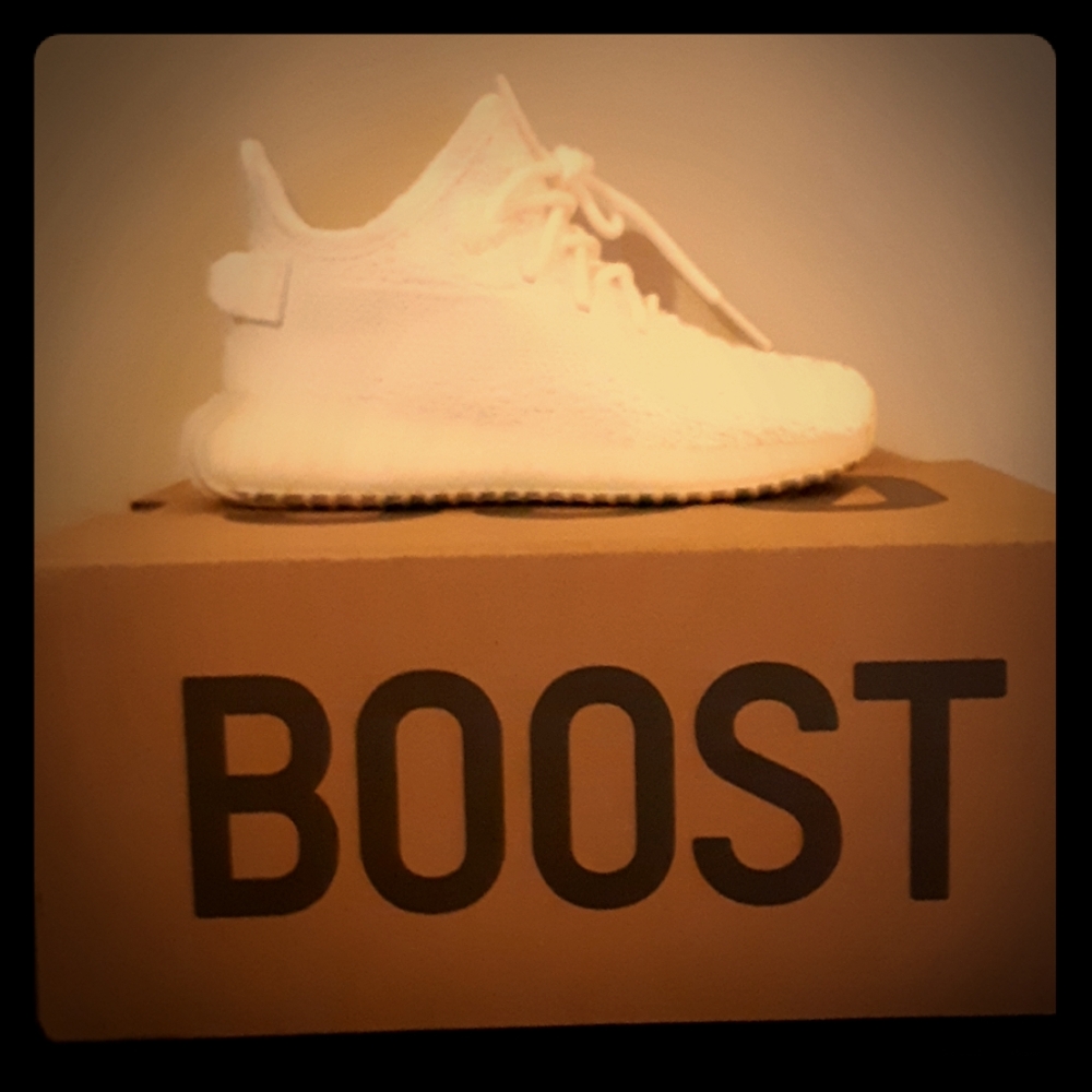 Infant size 7 Adidas Yeezy Boost V2